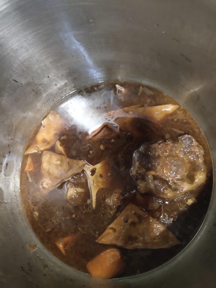 红烧牛尾（简单易上手好吃到炸！！）