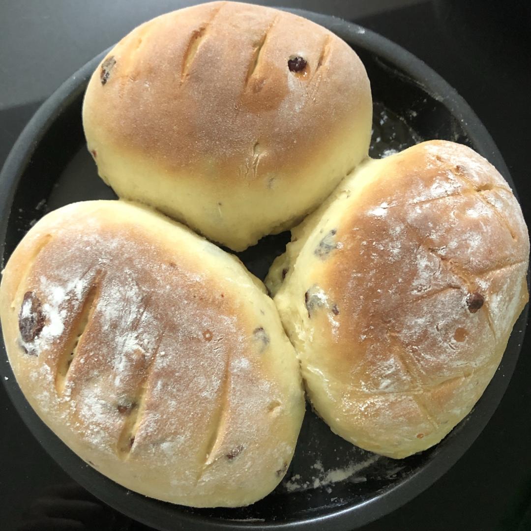 奶酪馅儿蔓越莓面包