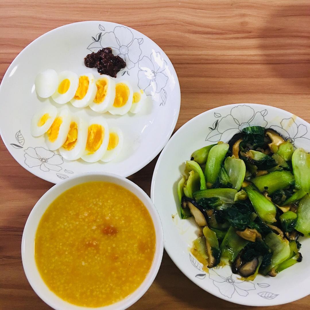 少油香菇炒油菜