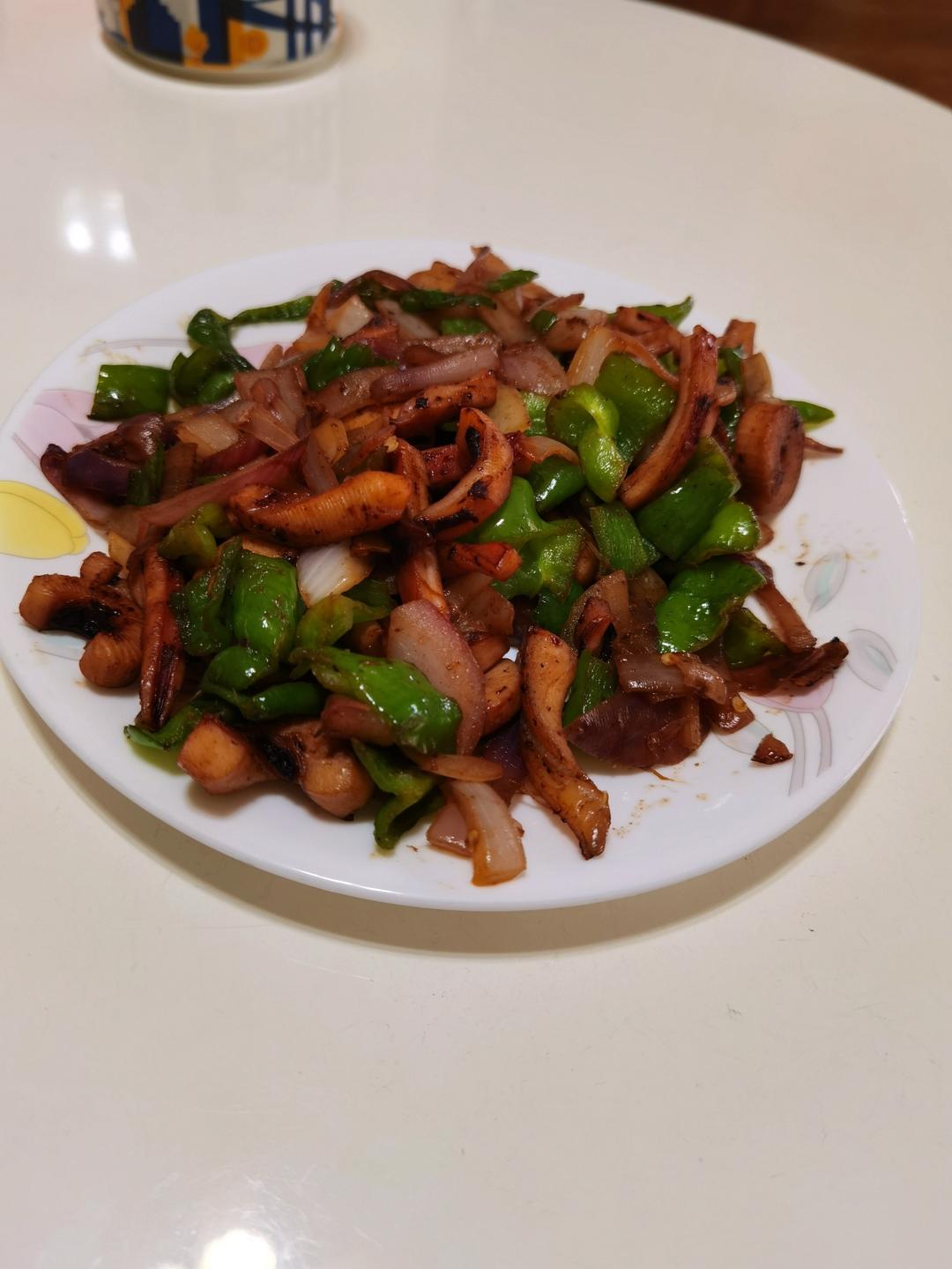 爆炒鱿鱼须，加上这一步，可以与铁板鱿鱼媲美