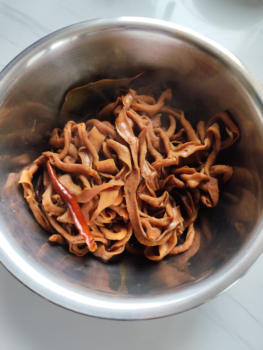 卤鸭肠