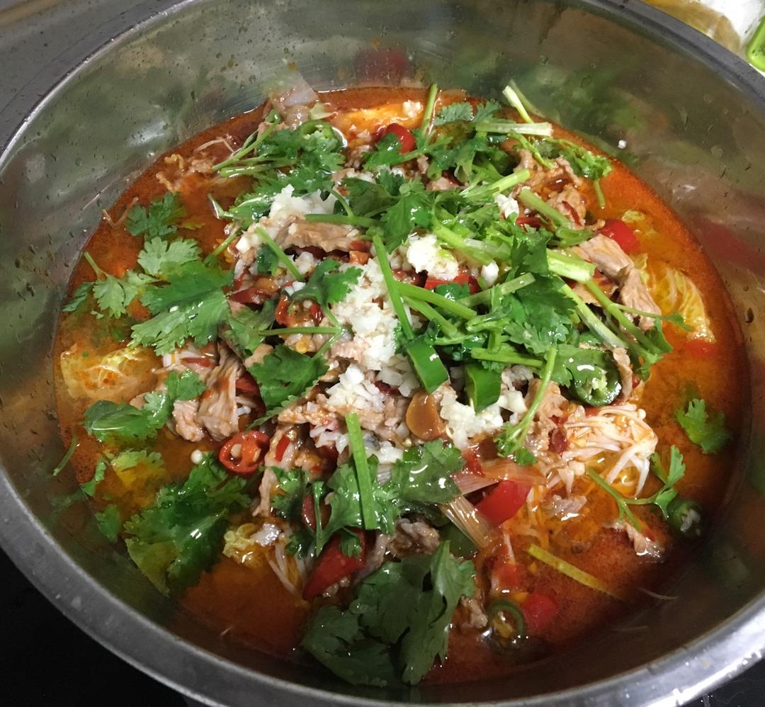 水煮牛肉：《中餐厅》张亮拿手菜（视频菜谱）