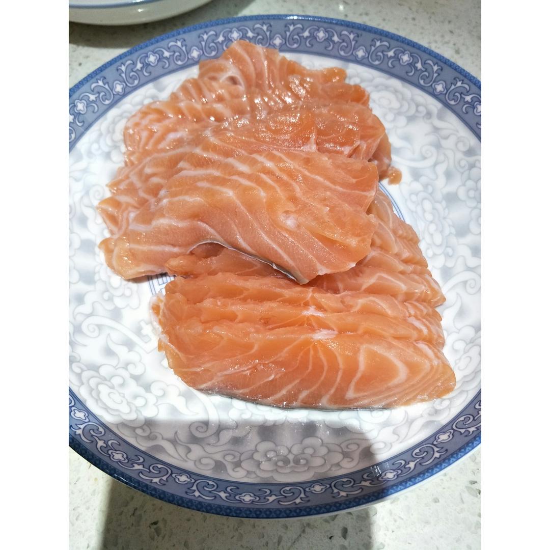 煎三文鱼（最朴素，脆皮好吃不浪费～）