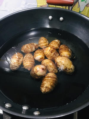 咸鲜芋艿煲的做法 步骤3