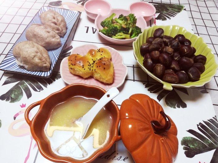 宝贝，我用早餐叫醒你