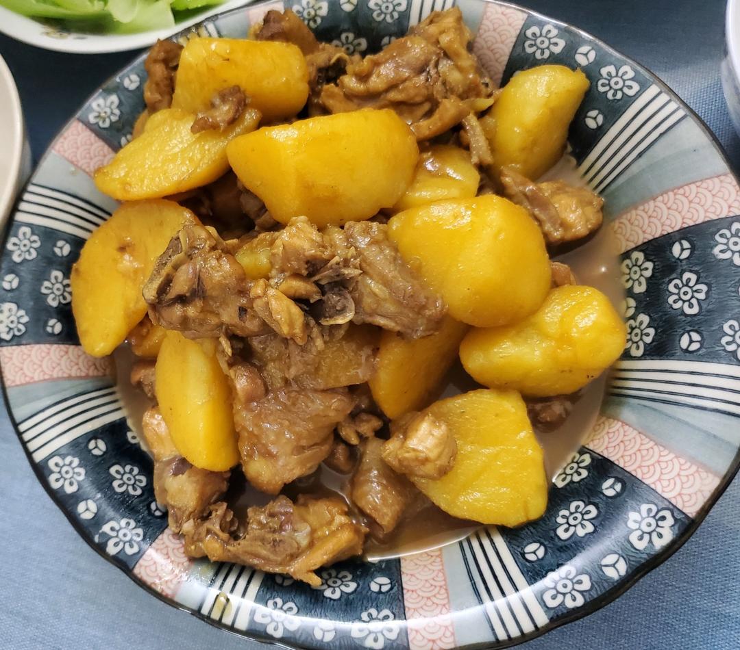 土豆焖鸡腿