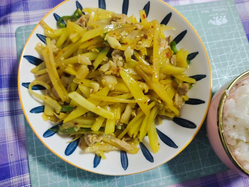 土豆丝炒肉的做法