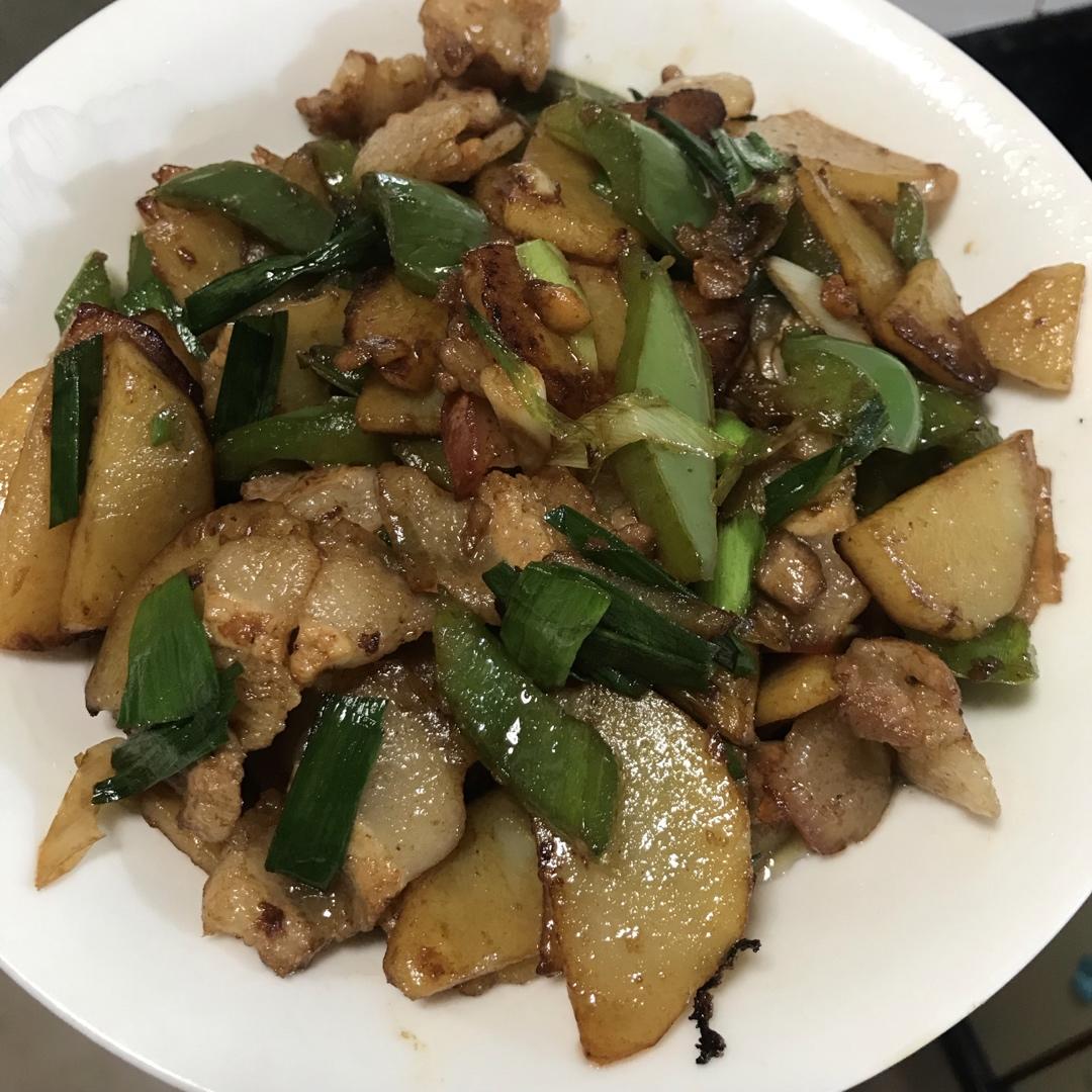 五花肉干煎土豆