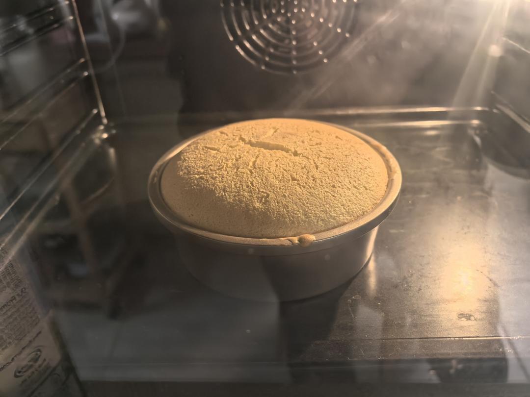 超简单完美戚风蛋糕（6寸2蛋）附打发、翻拌、脱模视频