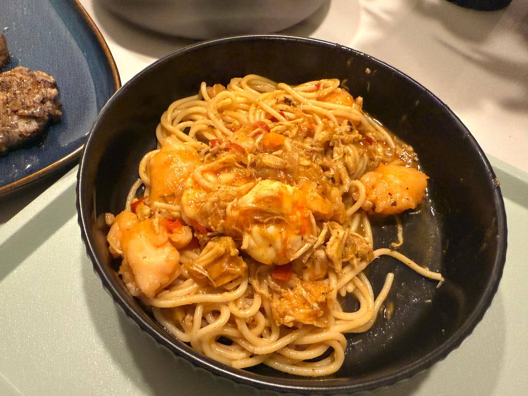 泰式红咖喱海鲜意面