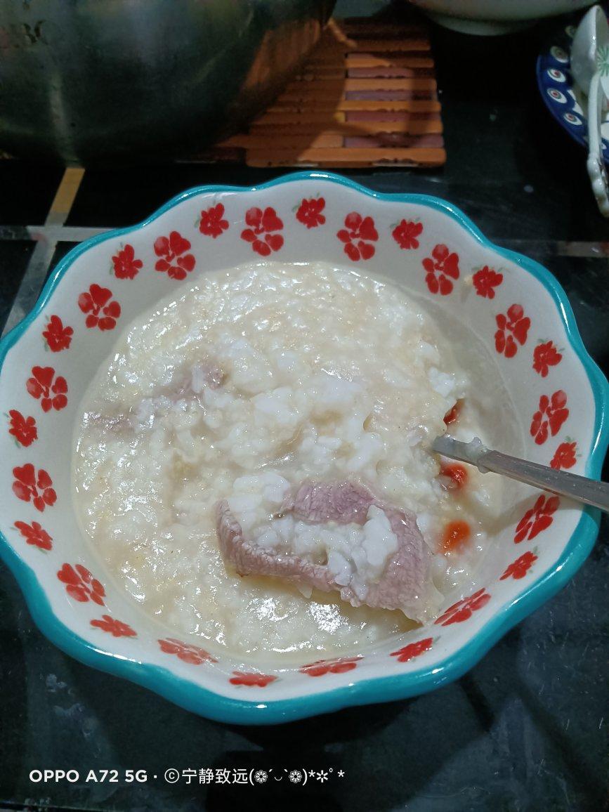 非常适合小朋友吃的～健脾养胃淮山瘦肉粥