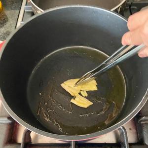 醇厚鲜香的萝卜牛筋煲的做法 步骤9