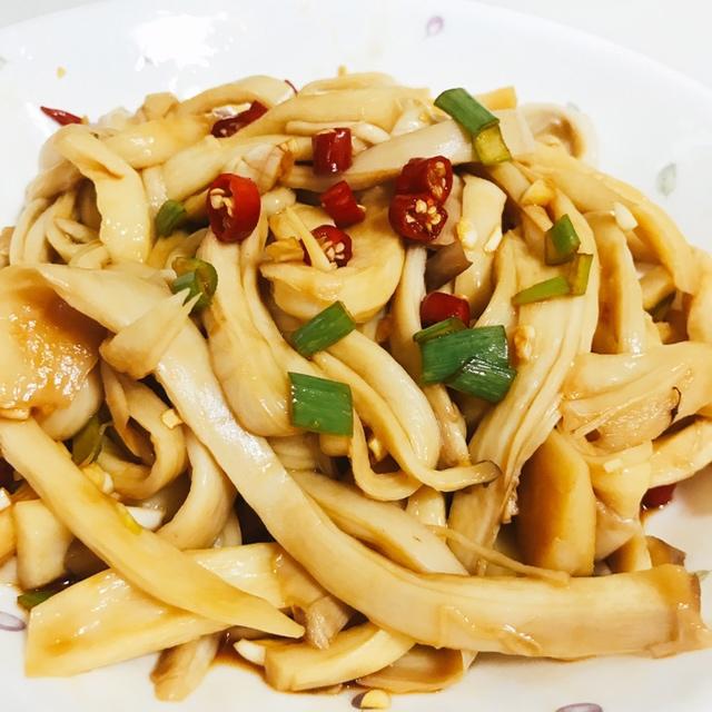 凉拌手撕杏鲍菇 ～比肉还好吃的做法