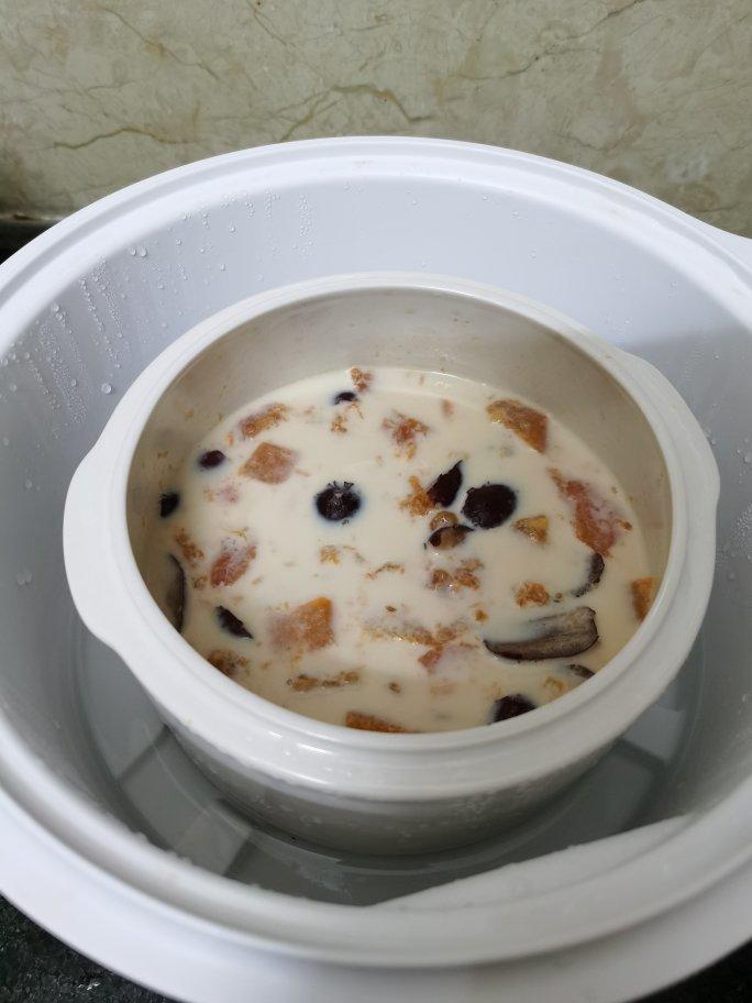 红枣木瓜炖牛奶