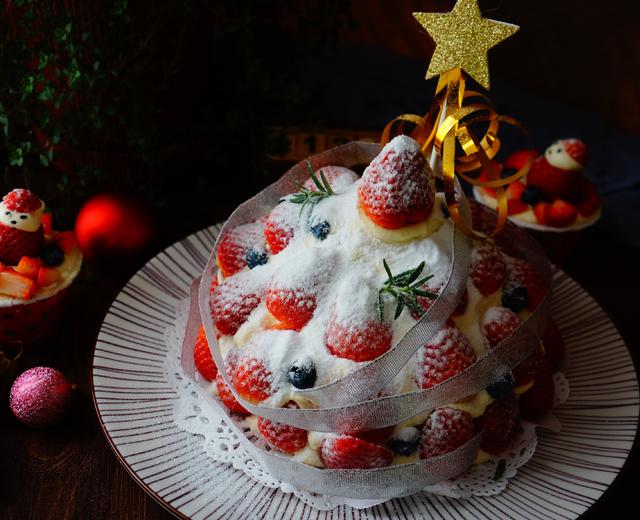 圣诞草莓蛋糕的做法