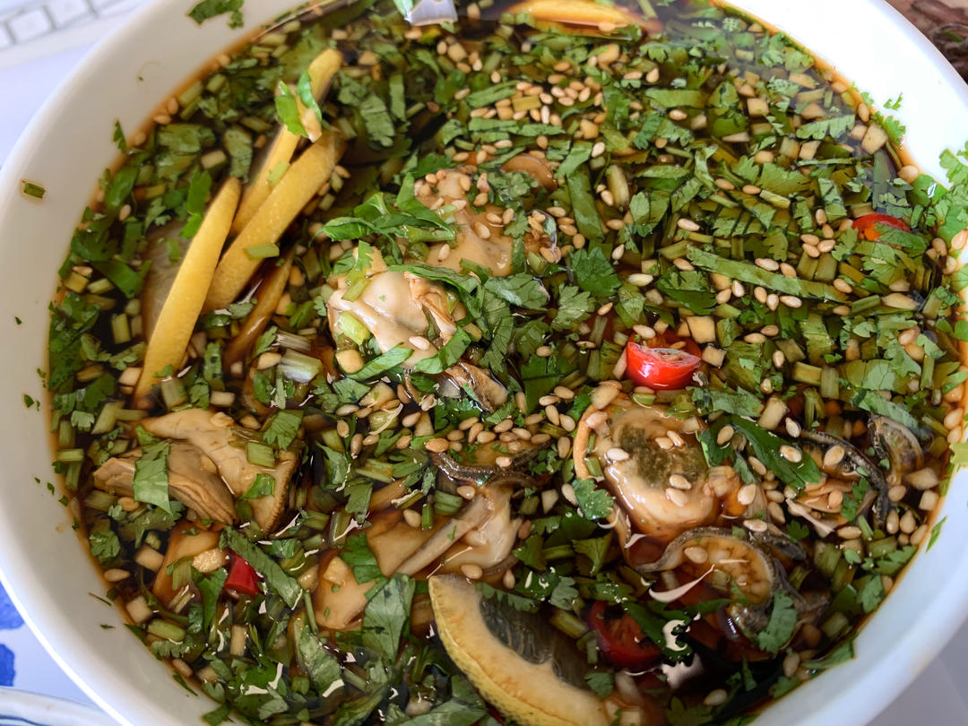 你一定要试试的捞汁生蚝，比蒜蓉烤生蚝好吃太多了