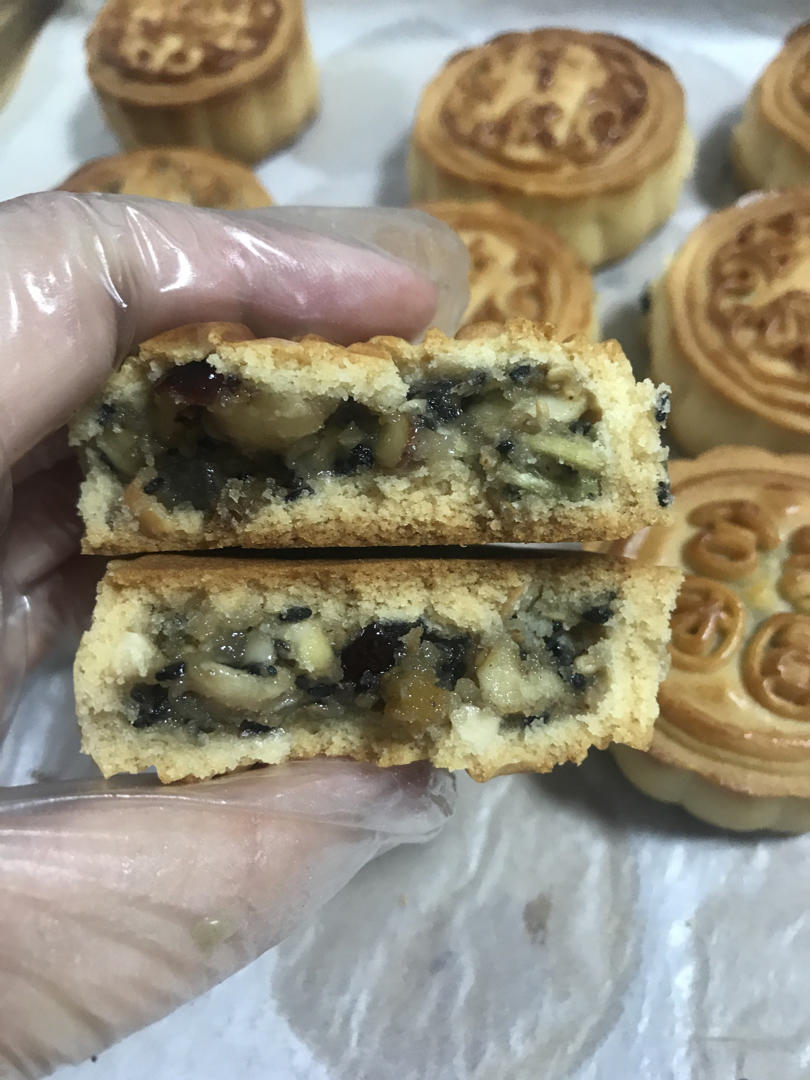 出炉现吃也不会发硬的豪华坚果五仁月饼馅