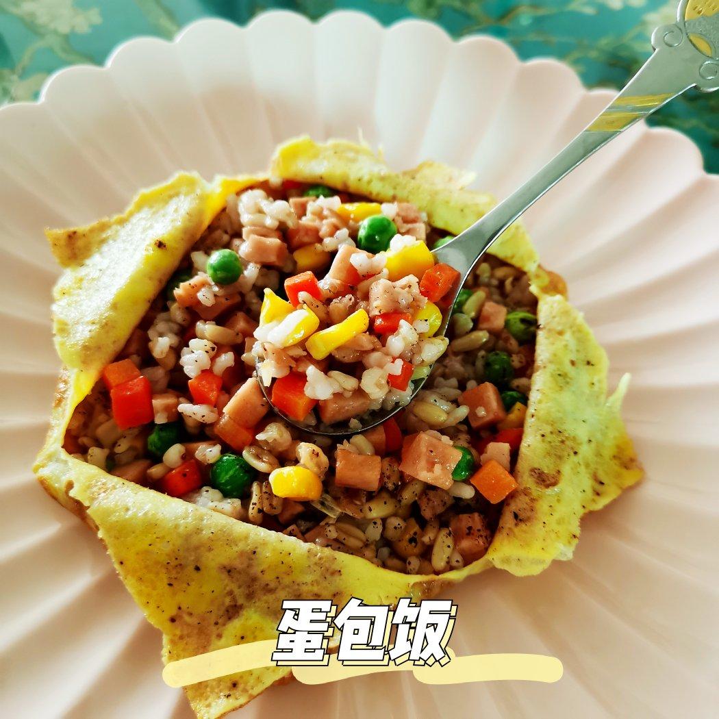 腊肠蛋包饭