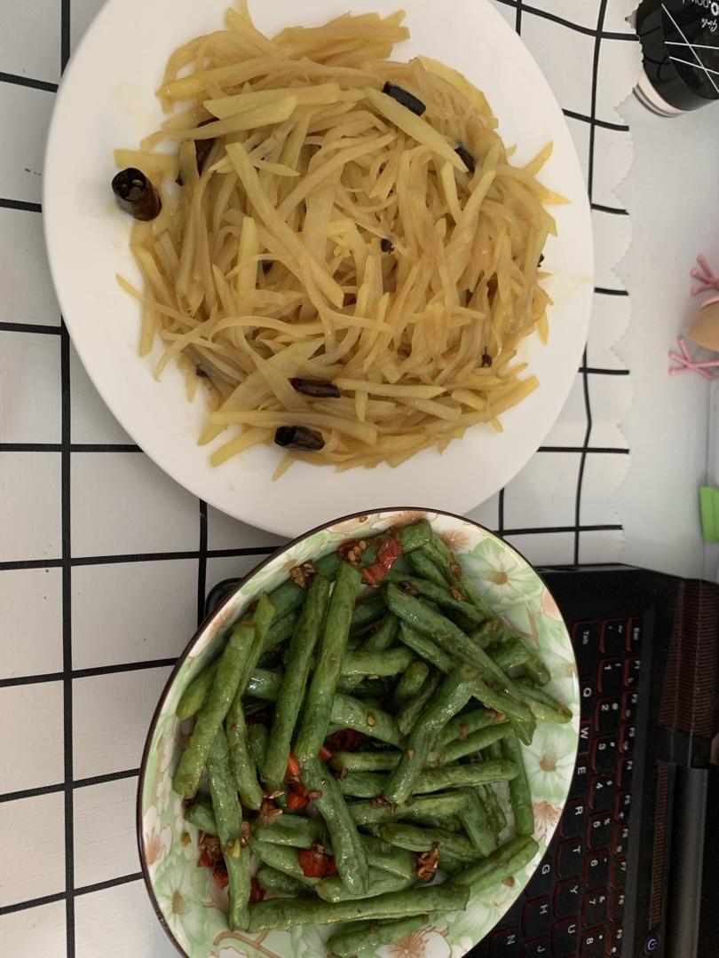 厨师长教你：“炝炒土豆丝”的家常做法，口感爽脆