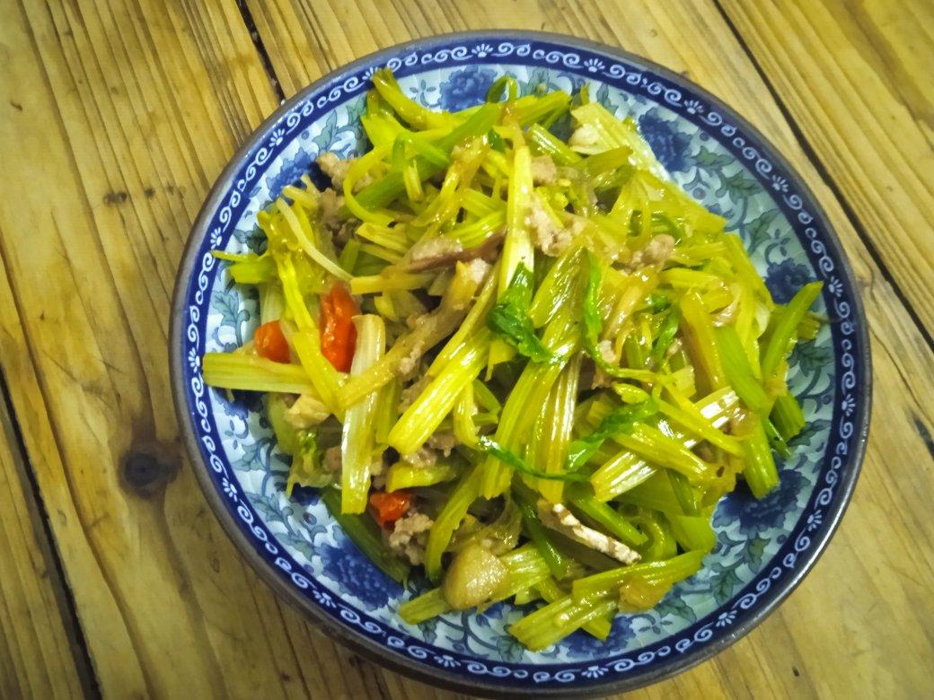 芹菜炒肉丝