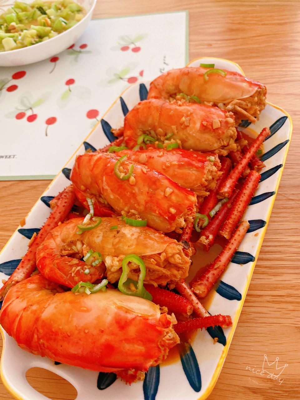 吮指蒜蓉啤酒罗氏虾