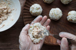 金枪鱼芝士烤饭团的做法 步骤13