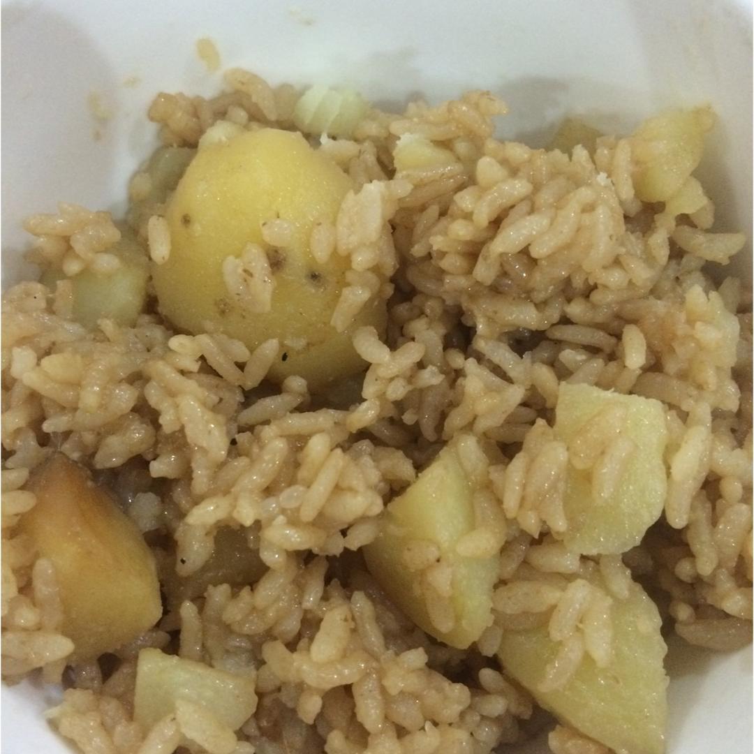 土豆焖饭（电饭锅版）
