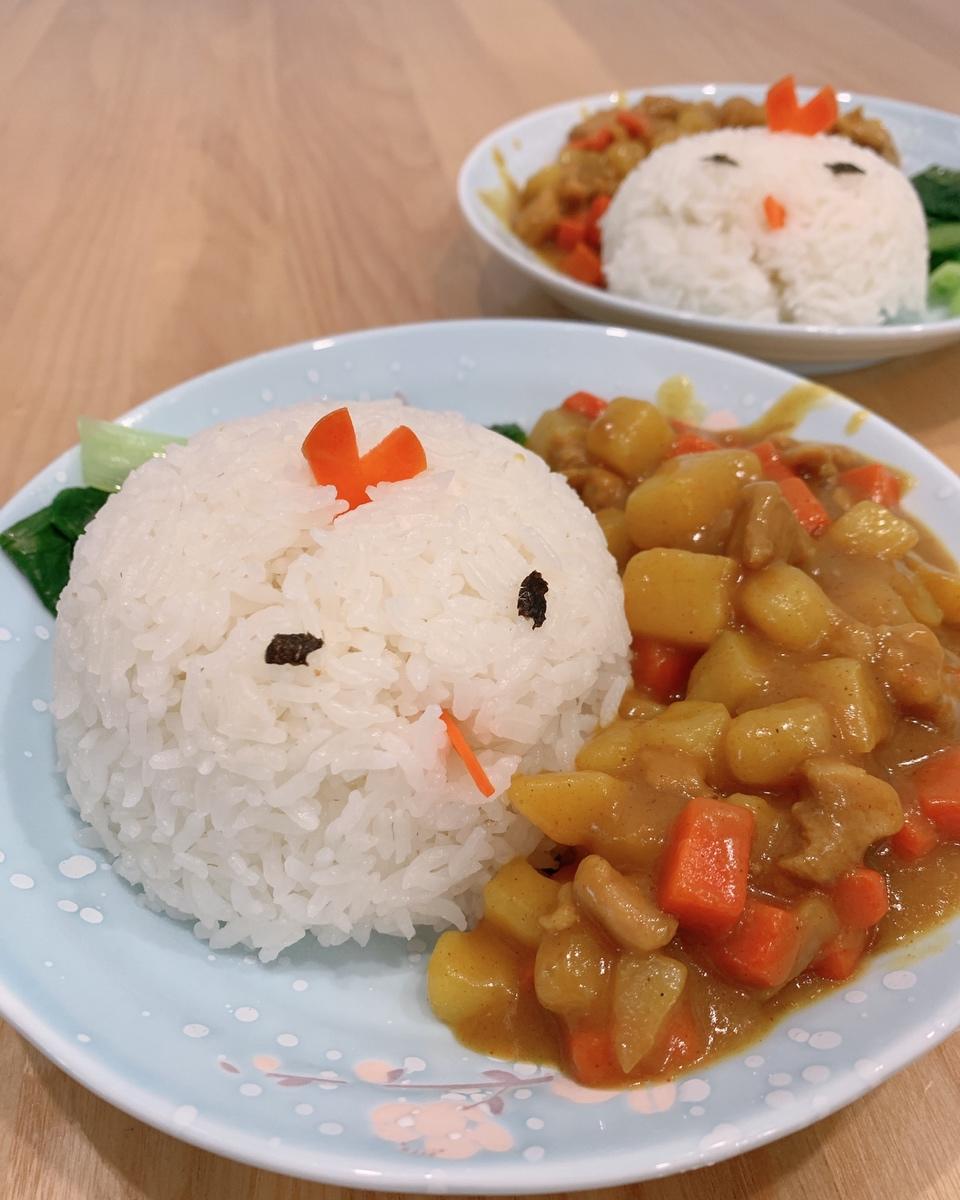 人见人爱花见花开🐤         三只小鸡日式咖喱饭