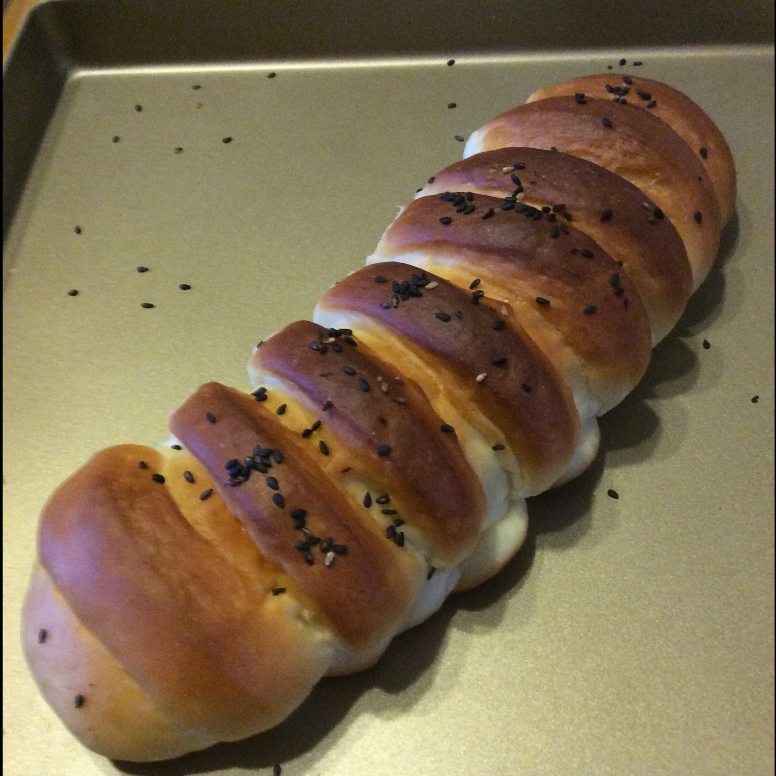 牛肉松毛毛虫面包