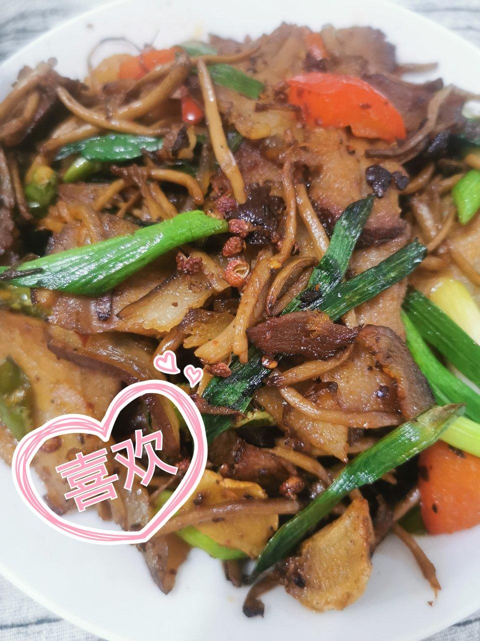 「月澜姐」干锅腊肉茶树菇｜在家做的味道一级棒