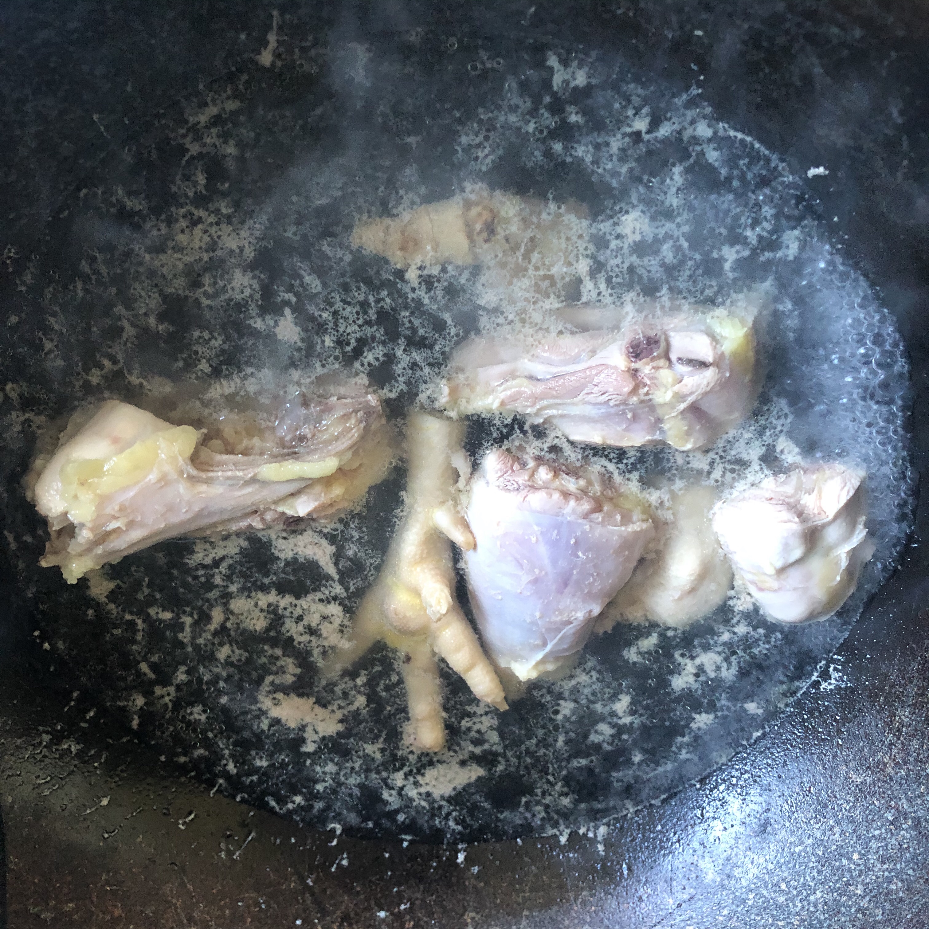 儿童春季健脾助长汤—海参羊肚菌鸡腿汤的做法 步骤4