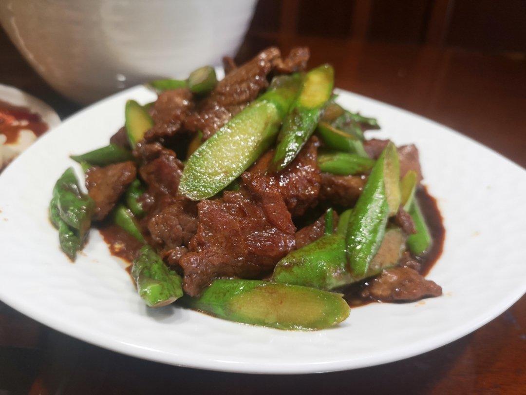 芦笋炒牛肉