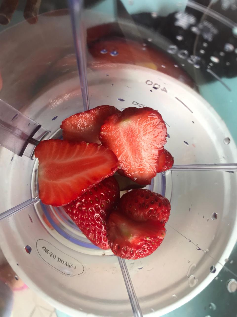 草莓香蕉奶昔