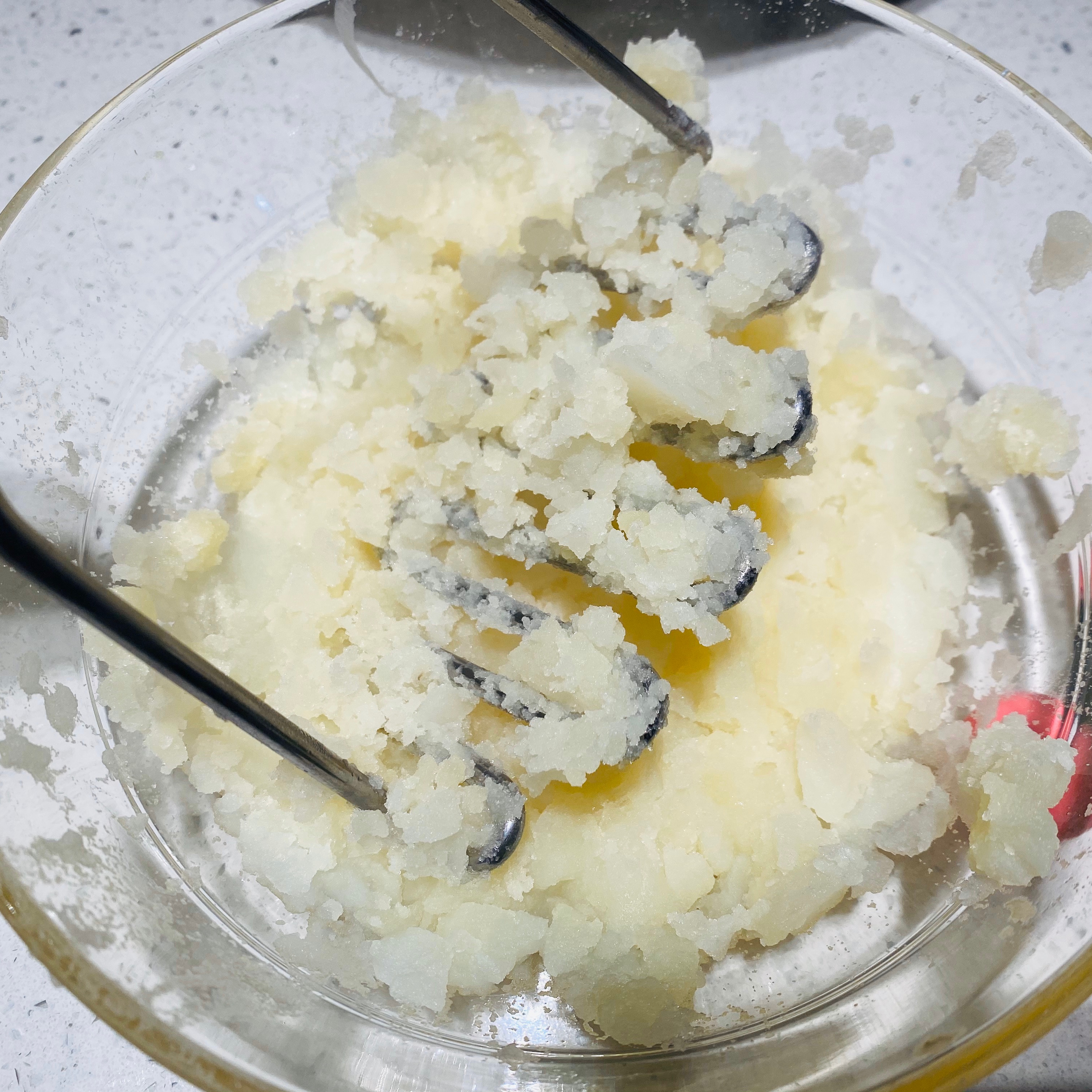 白葡奶汁三文鱼（教你如何煎鱼不散）的做法 步骤7