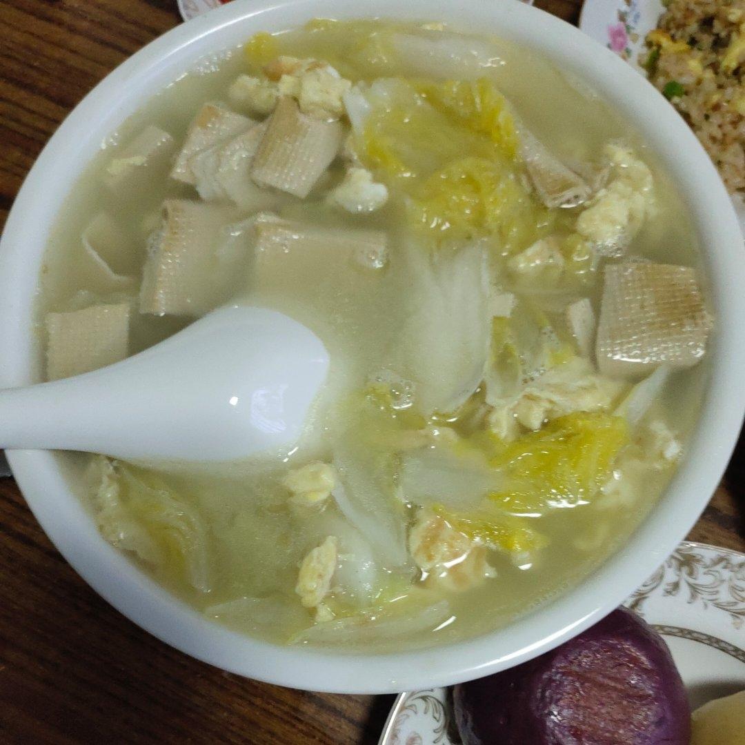 鸡蛋豆腐白菜汤