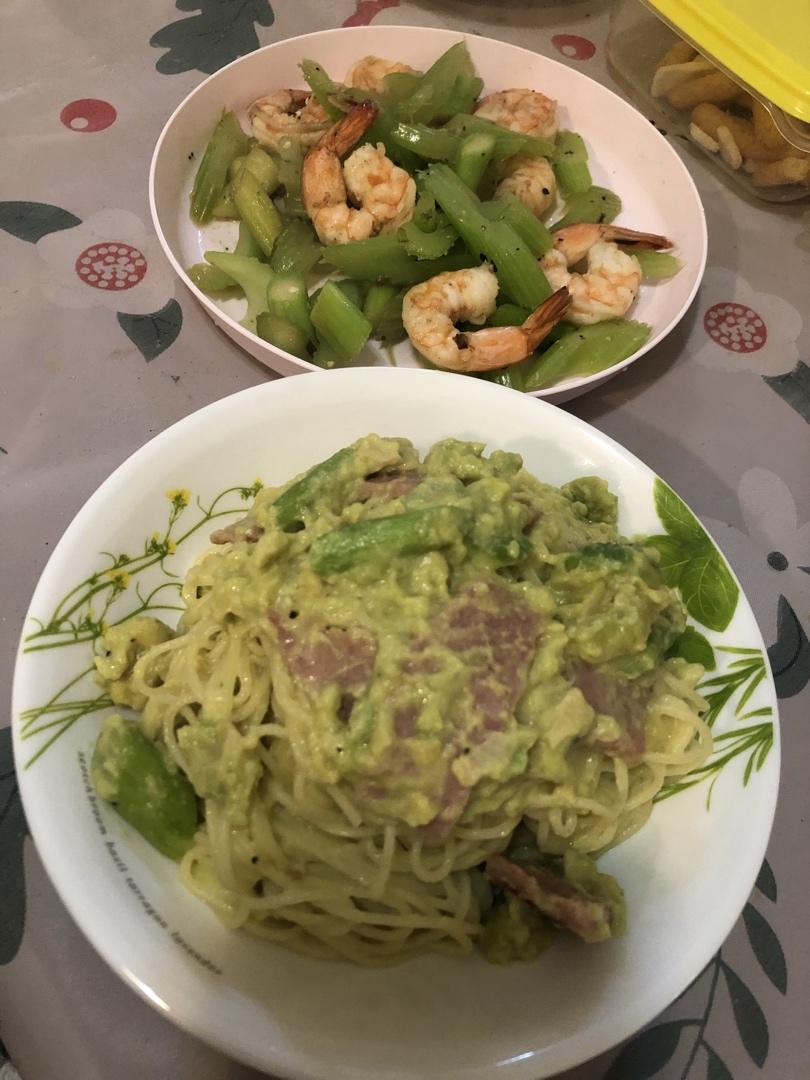小清新牛油果火腿意面