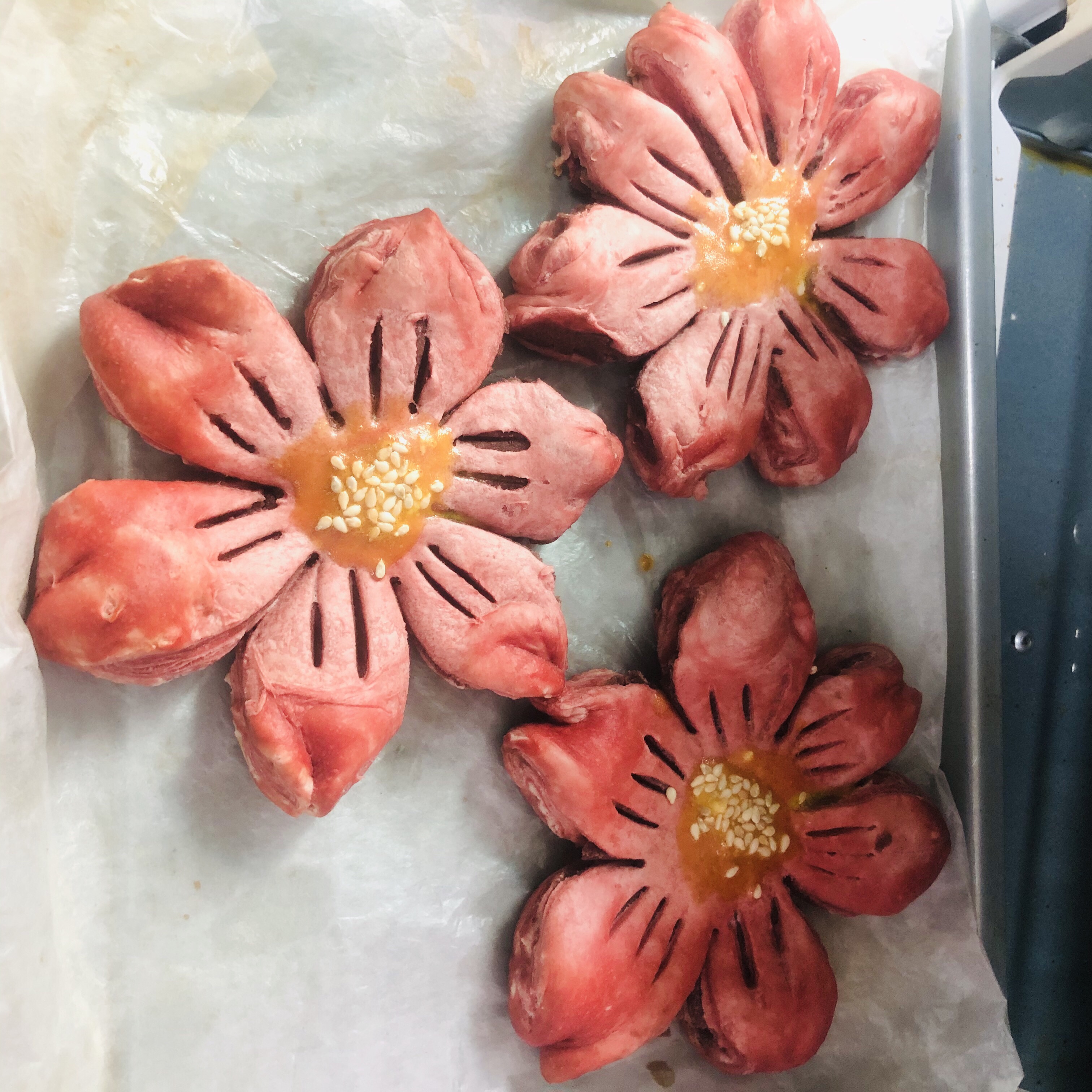美丽的桃花酥的做法 步骤10