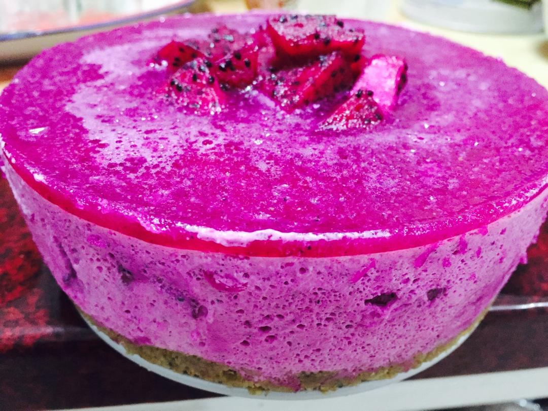 火龙果慕斯蛋糕
