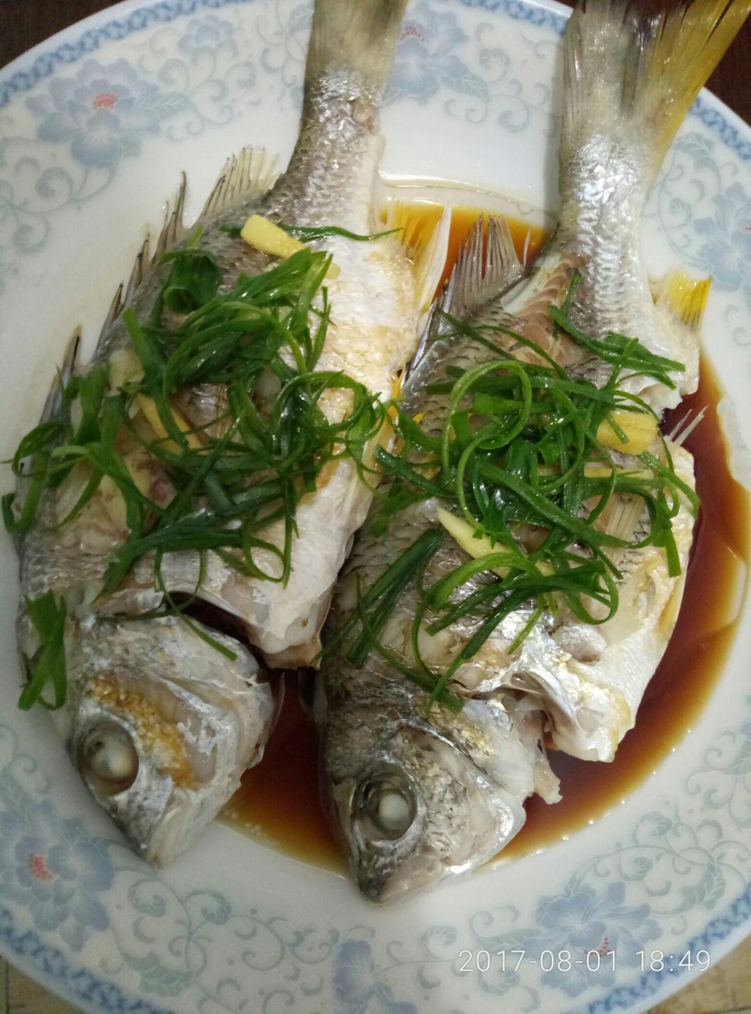 lindazatq做的超入味清蒸鱼清蒸鲈鱼桂花鱼家常独创