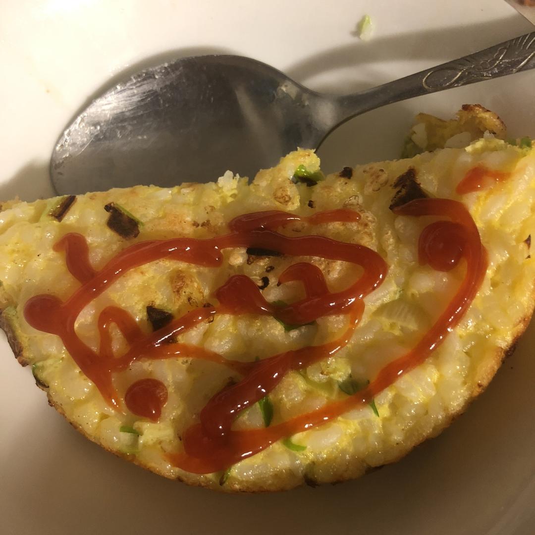 米饭蛋饼（剩米饭煎蛋饼）