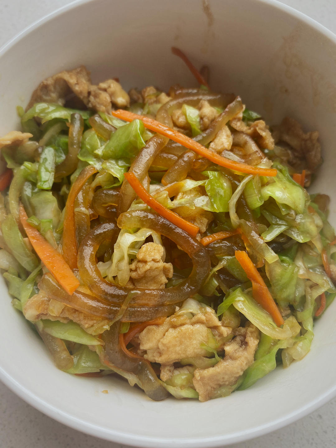 快手素炒圆白菜胡萝卜丝