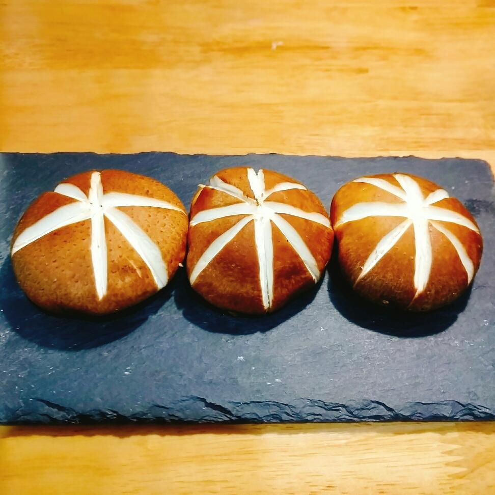 巧切香菇花的做法