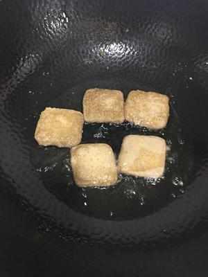 欲罢不能的辣炒臭豆腐的做法 步骤2