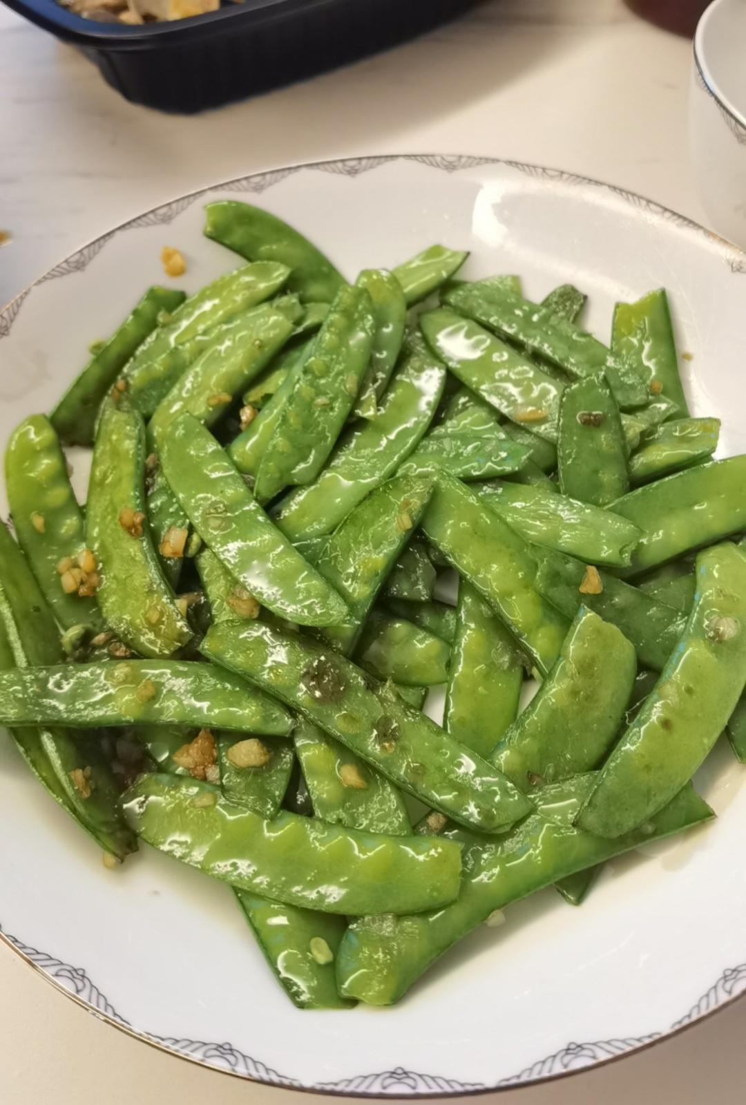蒜蓉清炒荷兰豆，简单好做又好吃