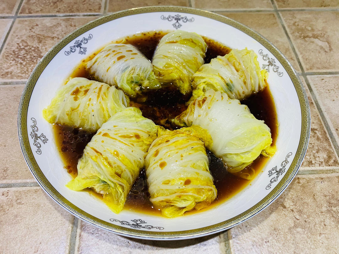 过年餐桌上必备的一道菜，翡翠白玉卷