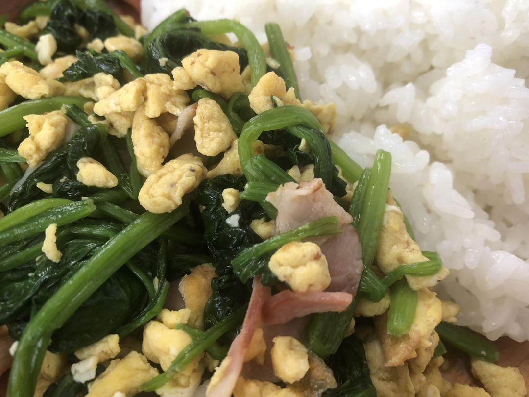 菠菜炒鸡蛋