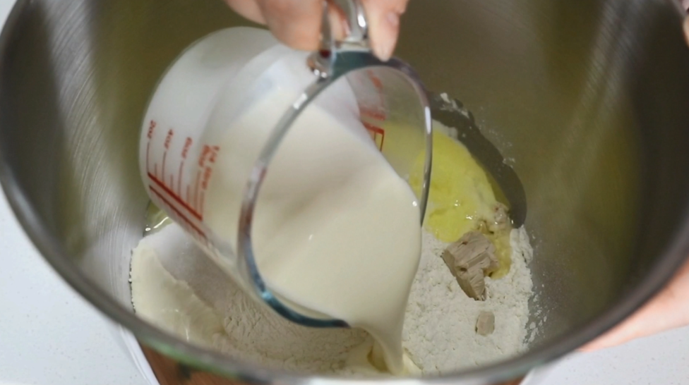 纯奶手撕吐司的做法 步骤1