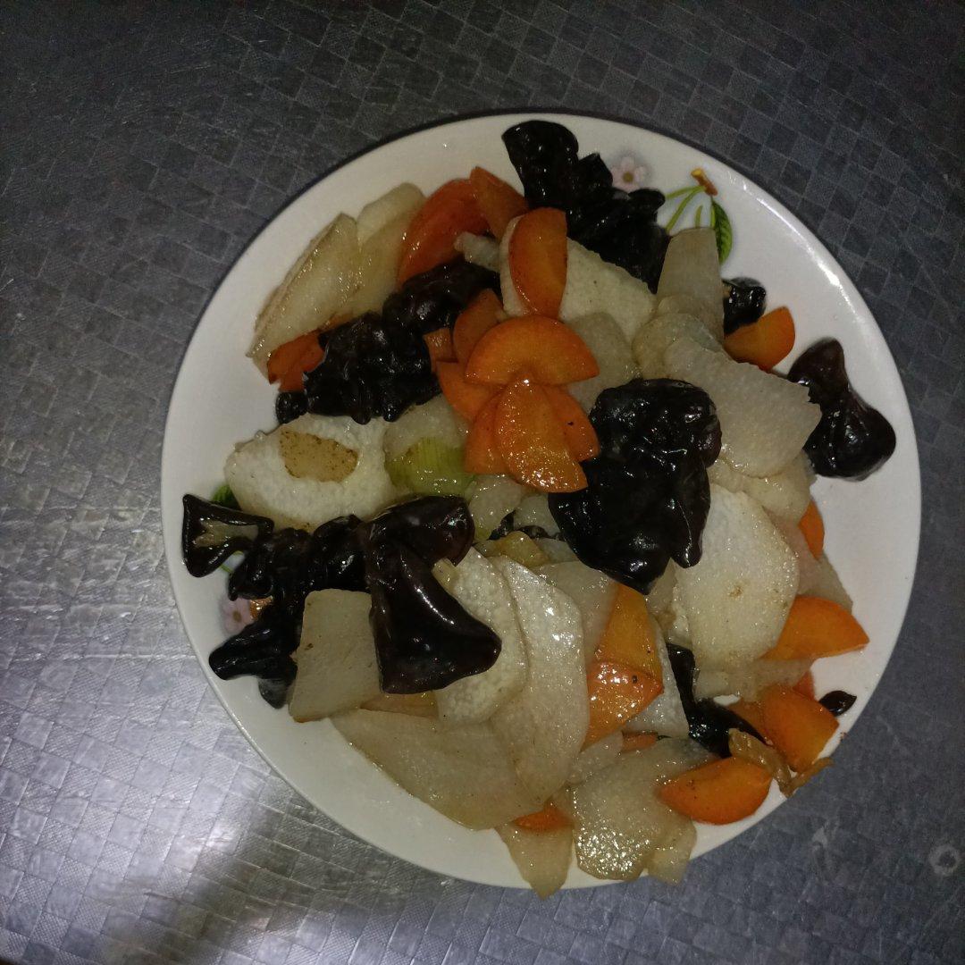 素菜冠军！营养美味的山药炒木耳