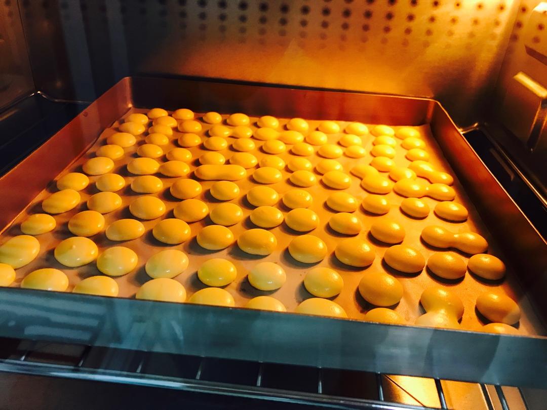 入口即化的无添加蛋黄溶豆