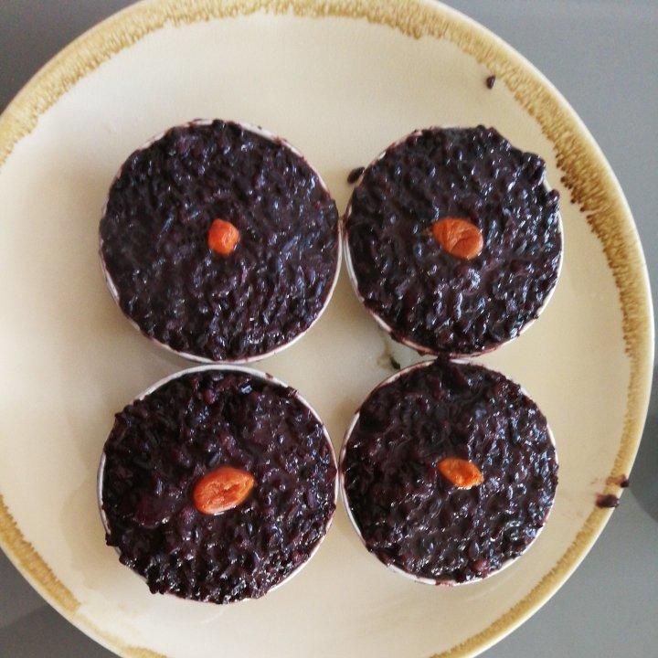 港式点心：黑米糕